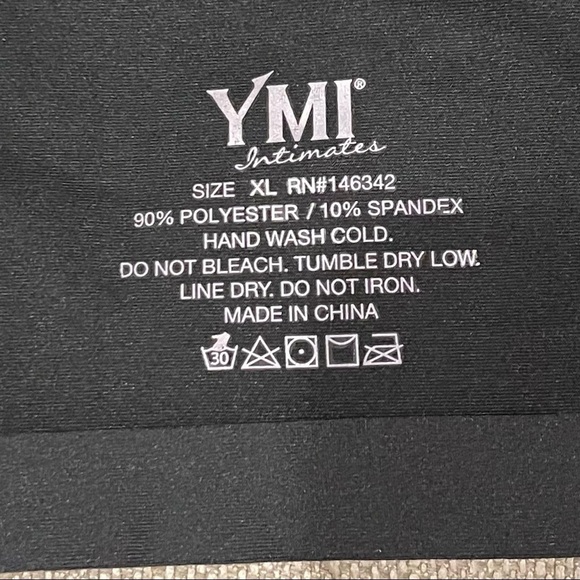 AL: YMI XL Lounge Silky Comfort Black Bra V-neck with removable cups - Picture 3 of 4